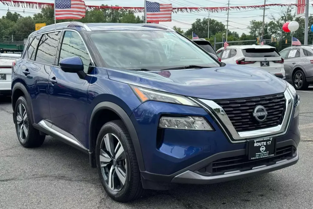 2023 Nissan Rogue SL photo 1