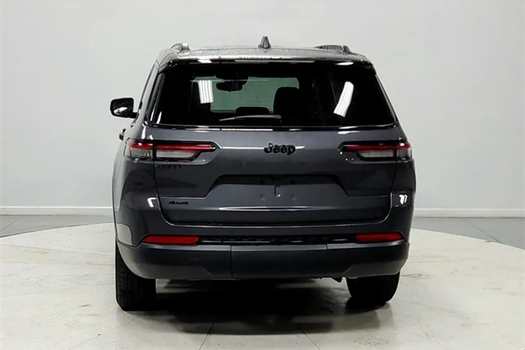 2024 Jeep Grand Cherokee Altitude photo 1