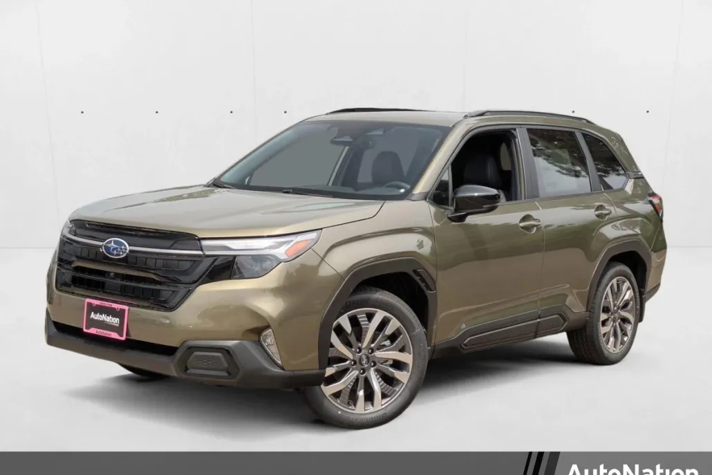 2025 Subaru Forester Touring photo 1