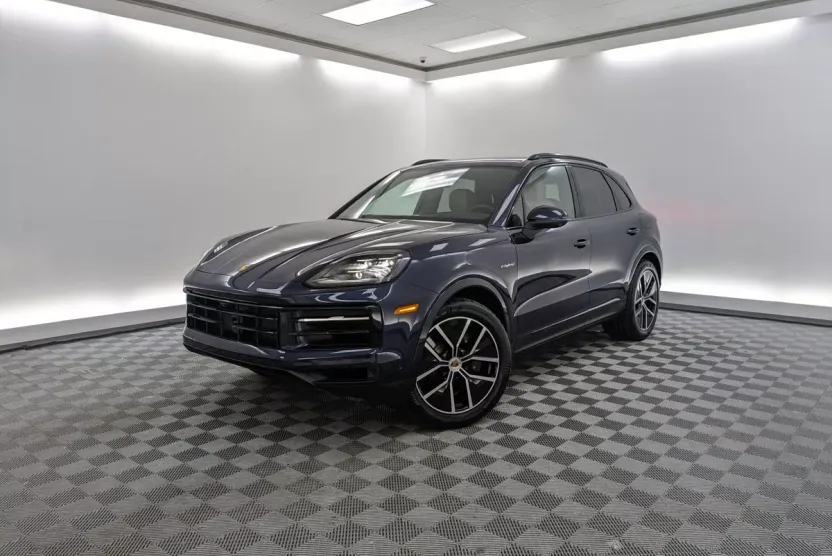 2026 Porsche Cayenne E-Hybrid photo 1