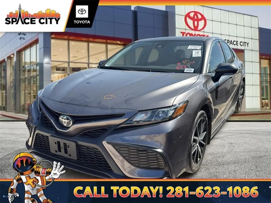2023 Toyota Camry SE photo 1