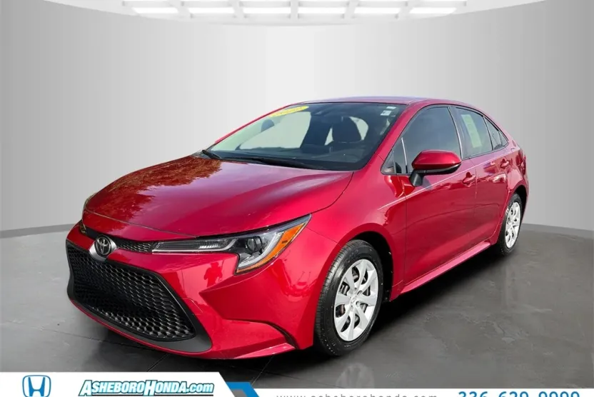 2022 Toyota Corolla LE photo 1