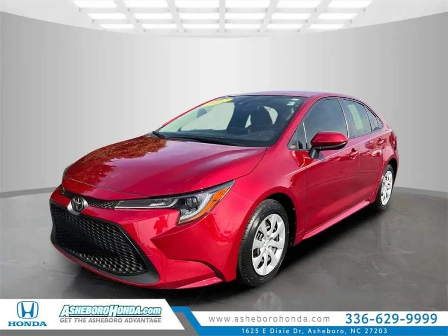 2022 Toyota Corolla LE photo 1