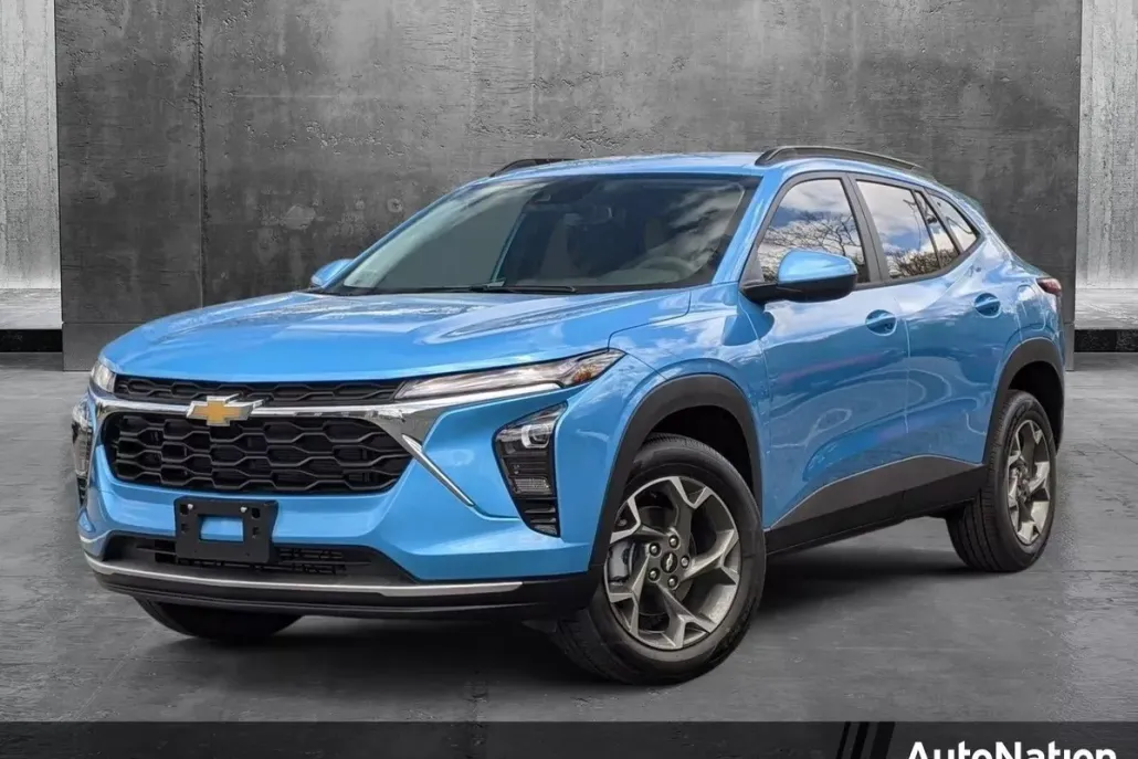 2025 Chevrolet Trax LT photo 1