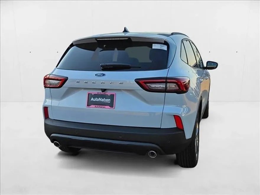 2025 Ford Escape ST-Line photo 1