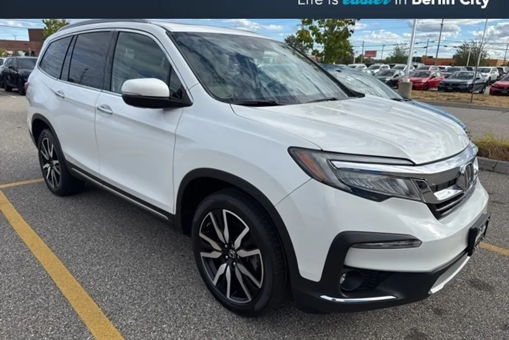 2021 Honda Pilot Touring photo 1
