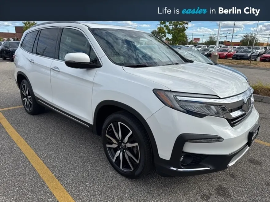 2021 Honda Pilot Touring photo 1