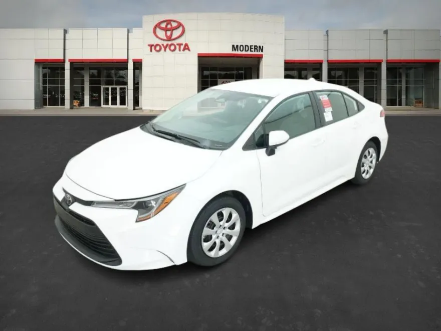 2025 Toyota Corolla LE photo 1