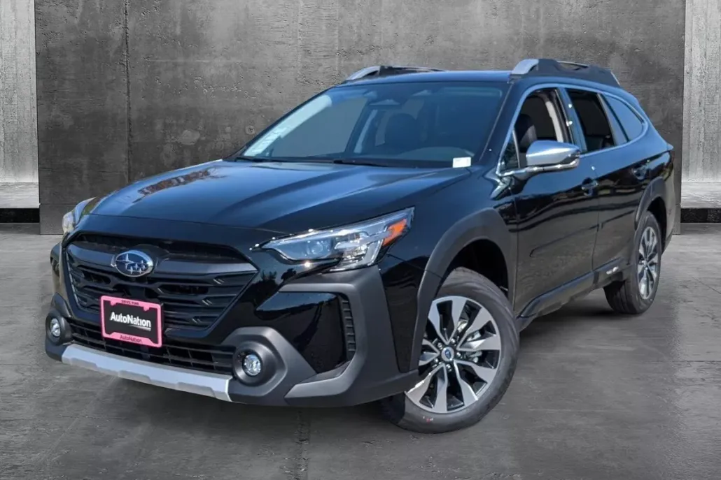 2025 Subaru Outback Touring photo 1