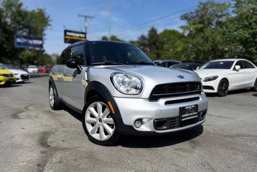 2015 Mini Countryman S photo 1