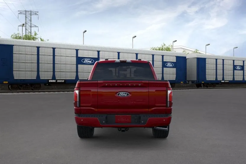2025 Ford F-150 Platinum photo 1