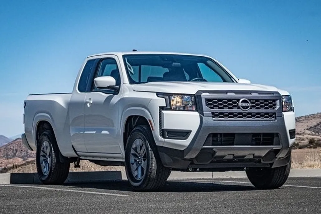 2025 Nissan Frontier SV photo 1