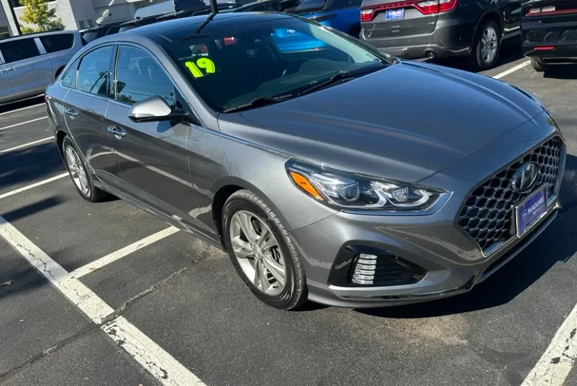 2019 Hyundai Sonata Limited photo 1