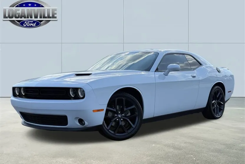2022 Dodge Challenger SXT photo 1