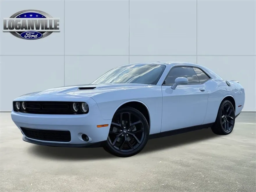 2022 Dodge Challenger SXT photo 1
