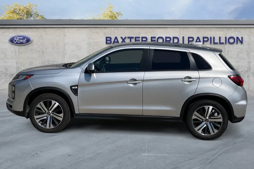 2024 Mitsubishi Outlander Sport SE photo 1