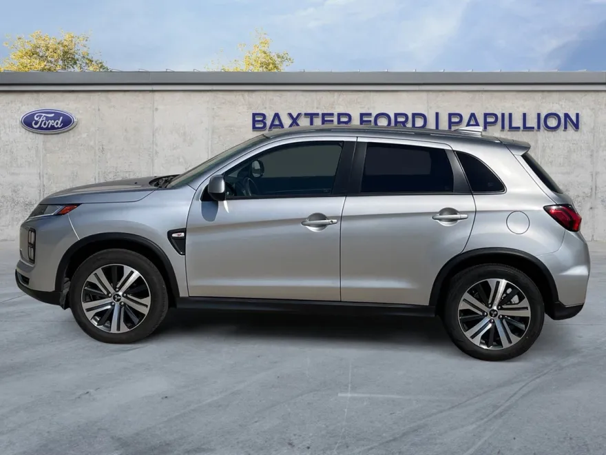 2024 Mitsubishi Outlander Sport SE photo 1
