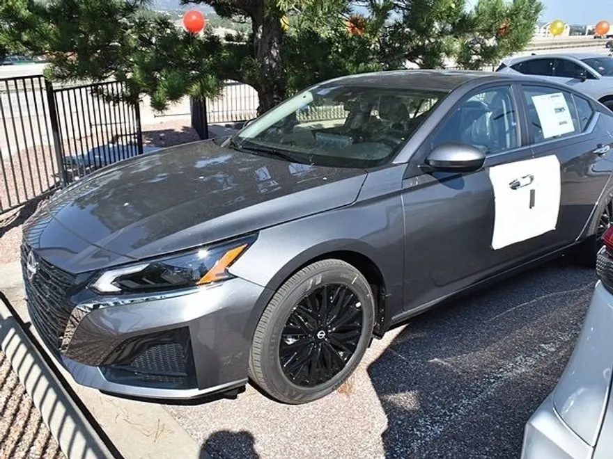2025 Nissan Altima SV photo 1