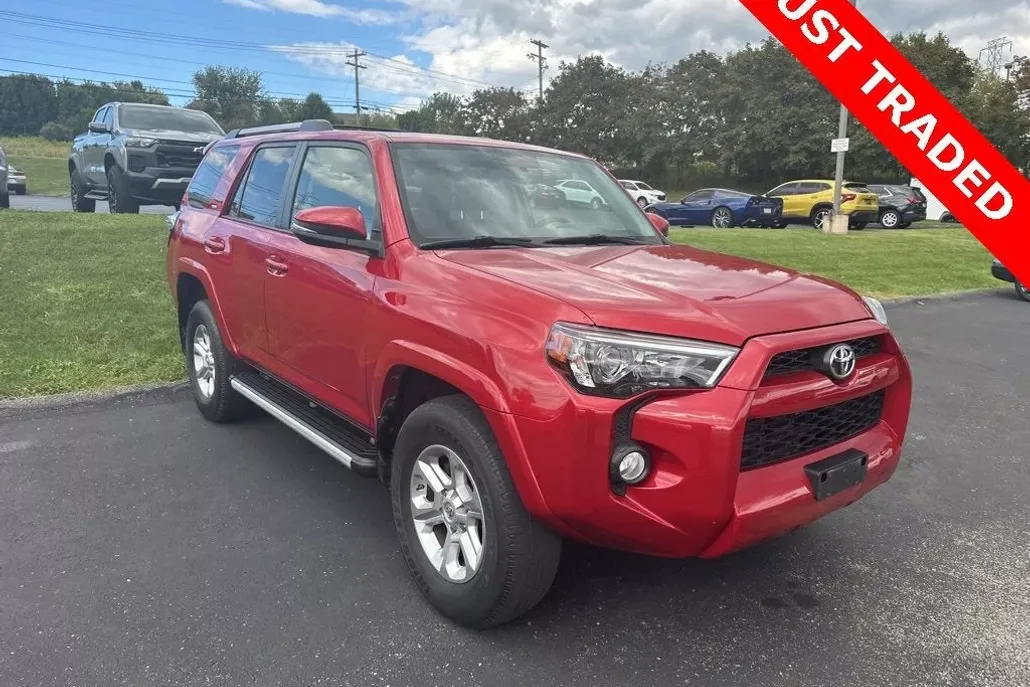 2019 Toyota 4Runner SR5 photo 1