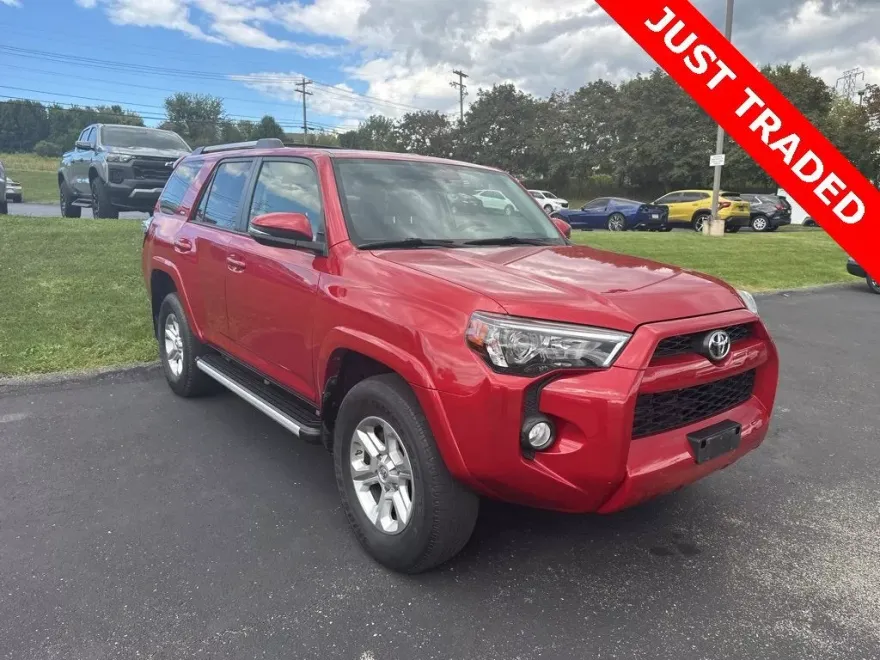 2019 Toyota 4Runner SR5 photo 1