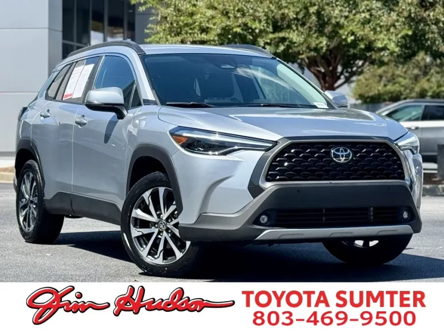 2024 Toyota Corolla Cross XLE photo 1