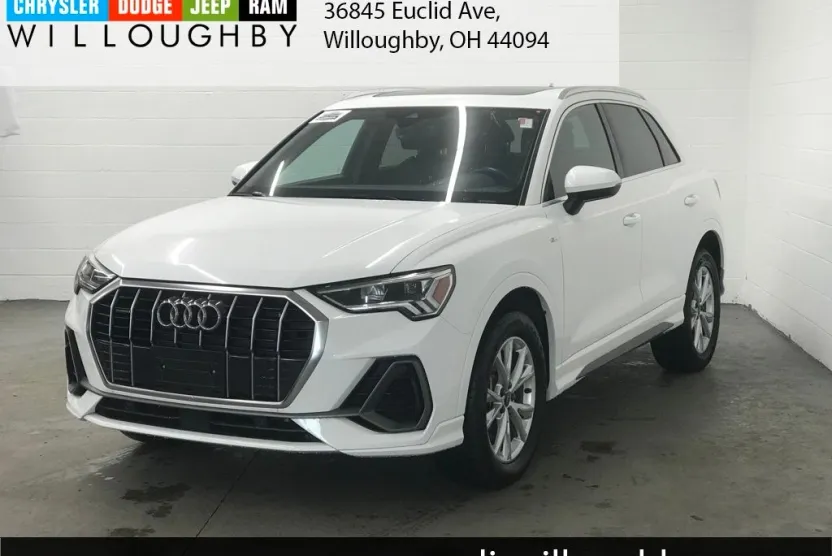 2024 Audi Q3 45 TFSI S line Premium photo 1