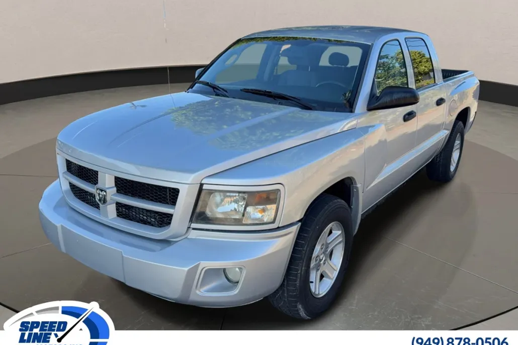 2010 Dodge Dakota SXT photo 1