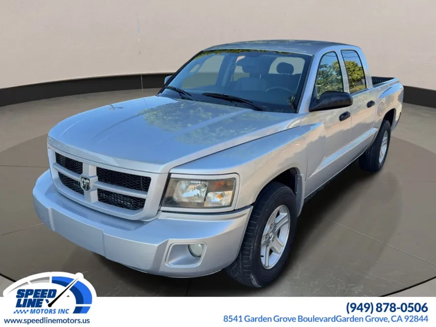 2010 Dodge Dakota SXT photo 1
