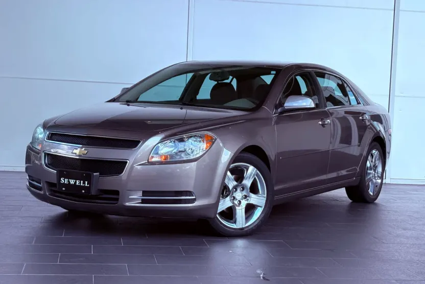 2012 Chevrolet Malibu 1LT photo 1