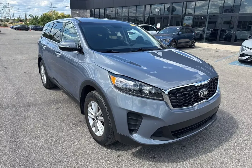 2020 Kia Sorento LX photo 1