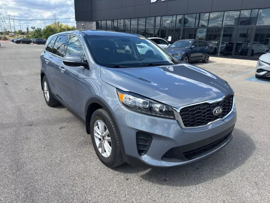 2020 Kia Sorento LX photo 1