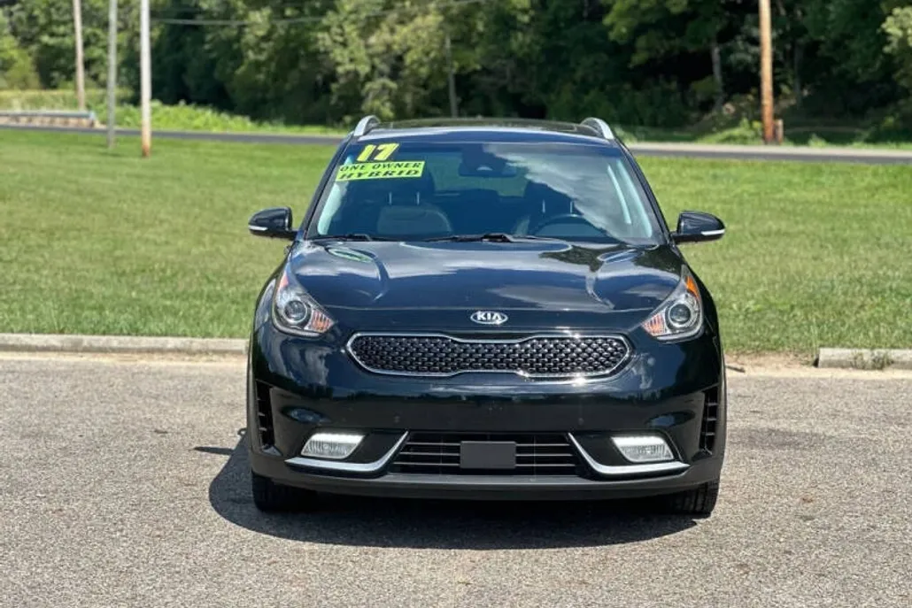 2017 Kia Niro Touring photo 1