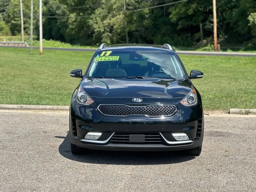 2017 Kia Niro Touring photo 1