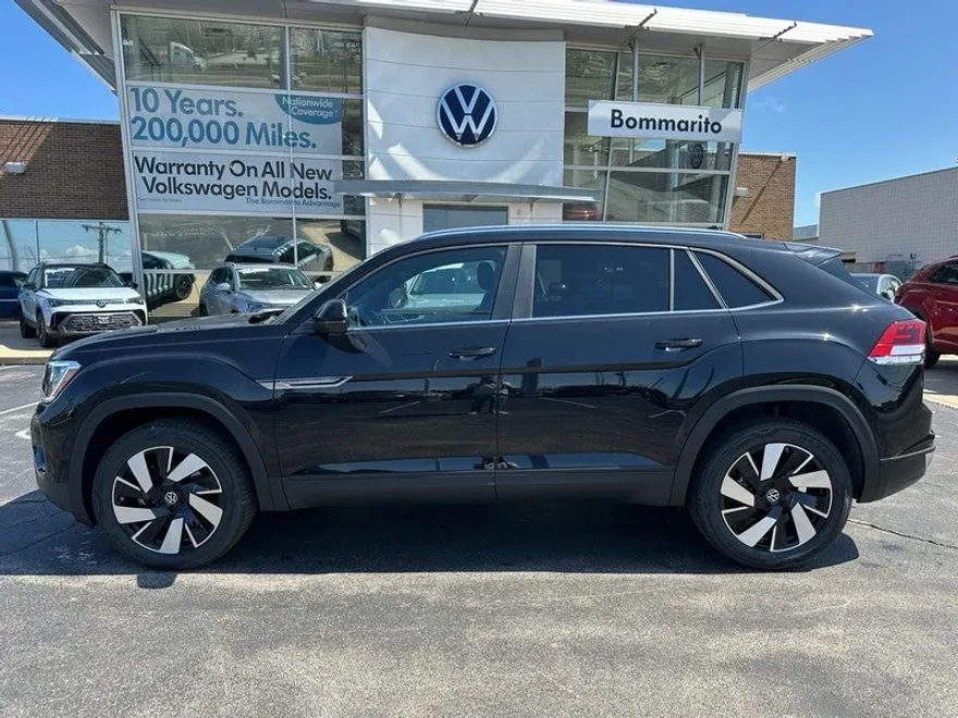 2025 Volkswagen Atlas Cross Sport SE Technology photo 1