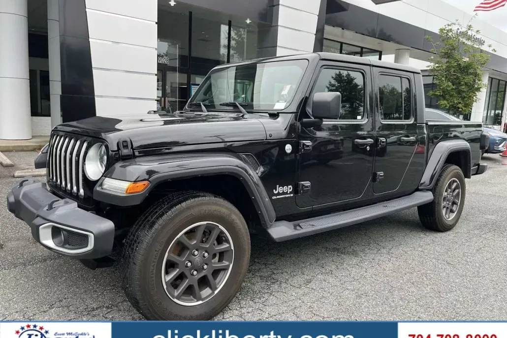 2023 Jeep Gladiator Overland photo 1