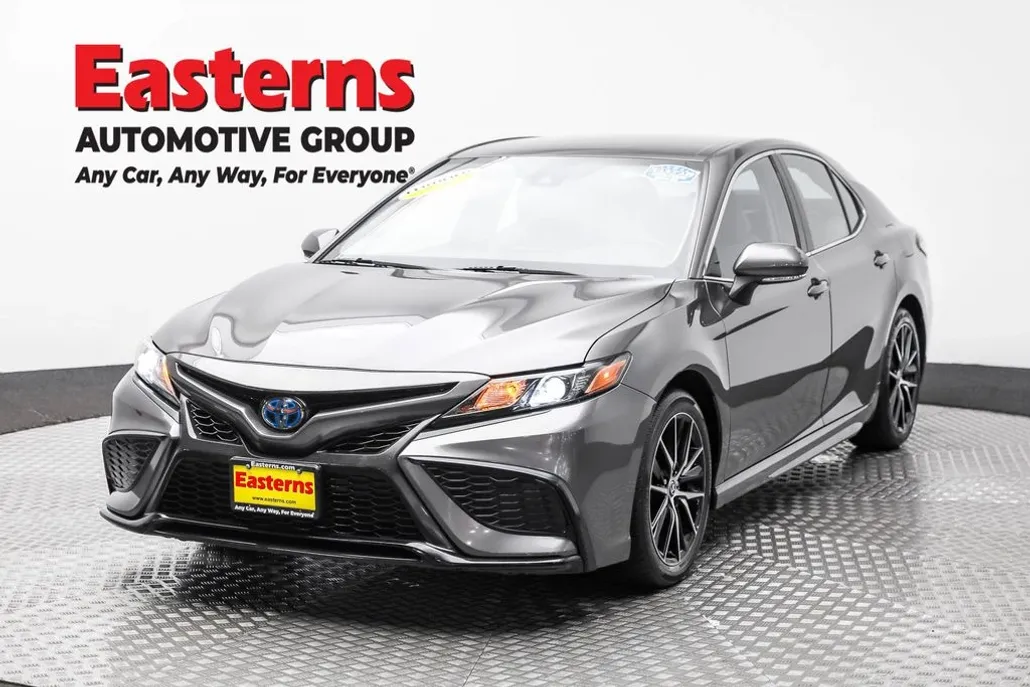 2023 Toyota Camry Hybrid SE photo 1