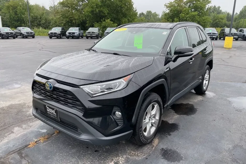 2021 Toyota RAV4 Hybrid XLE photo 1