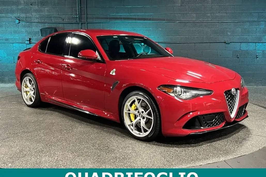 2018 Alfa Romeo Giulia Quadrifoglio photo 1