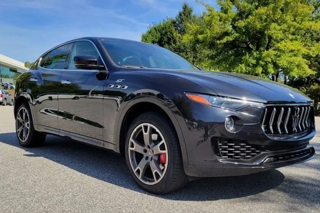 2023 Maserati Levante Base GT photo 1
