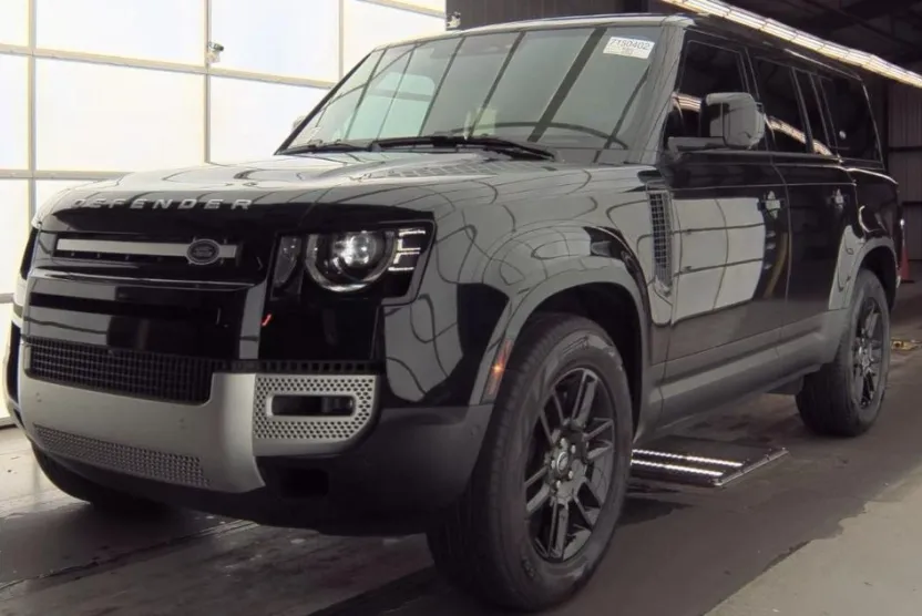 2024 Land Rover Defender 130 S photo 1