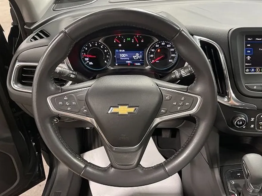2022 Chevrolet Equinox LT photo 1