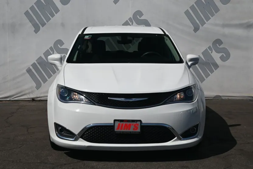 2018 Chrysler Pacifica Touring Plus photo 1