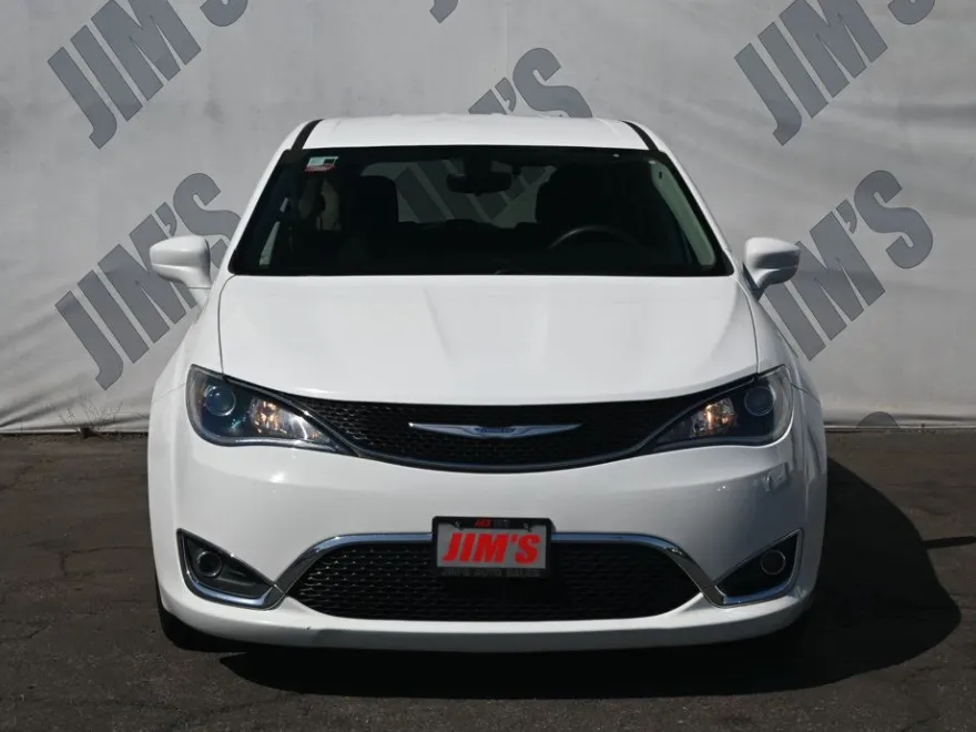 2018 Chrysler Pacifica Touring Plus photo 1