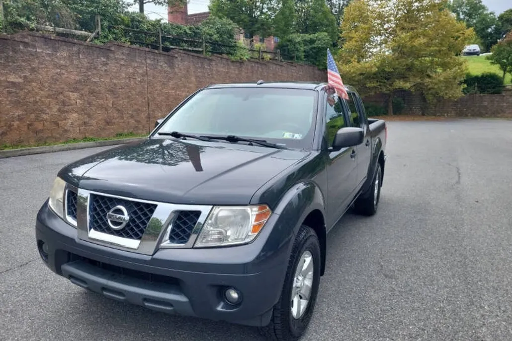 2013 Nissan Frontier SL photo 1