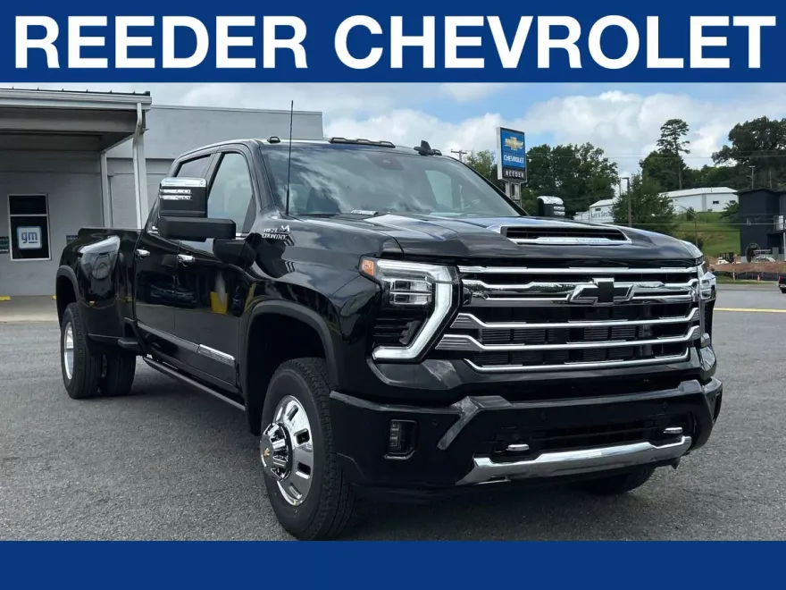 2026 Chevrolet Silverado 3500HD High Country photo 1