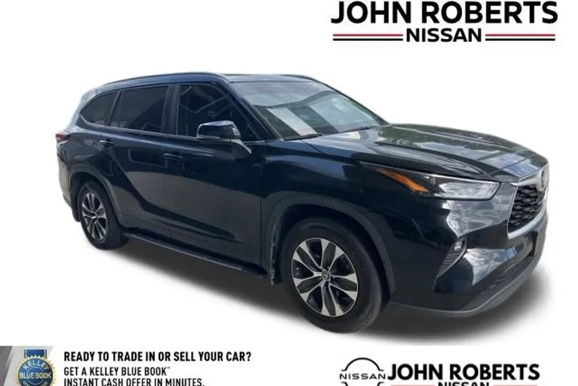 2023 Toyota Highlander XLE photo 1