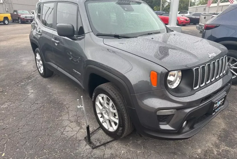 2023 Jeep Renegade Latitude Upland photo 1
