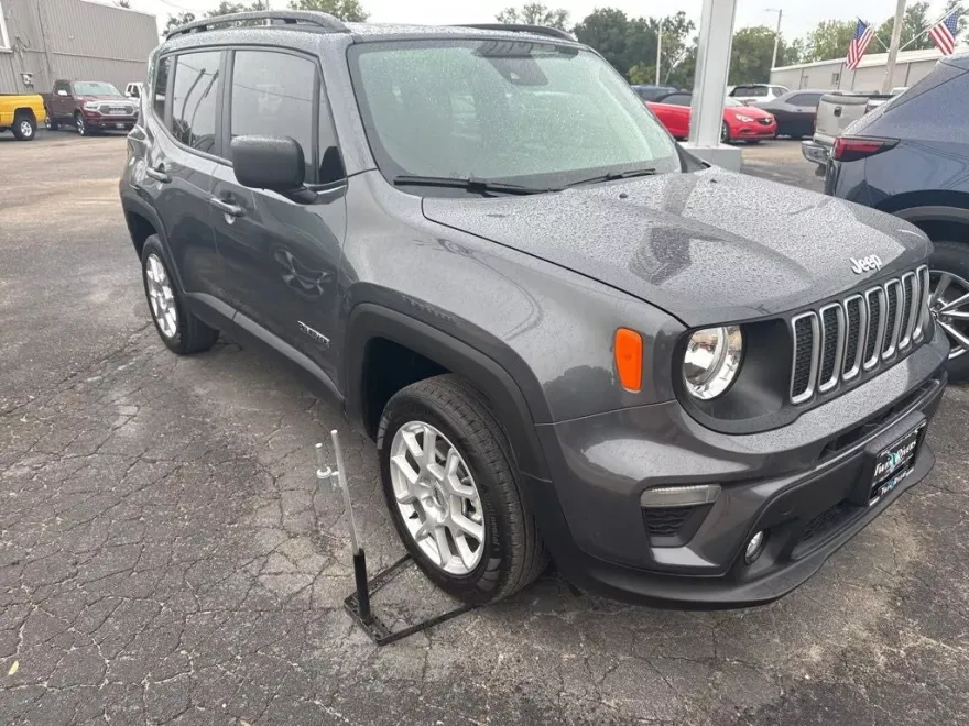 2023 Jeep Renegade Latitude Upland photo 1