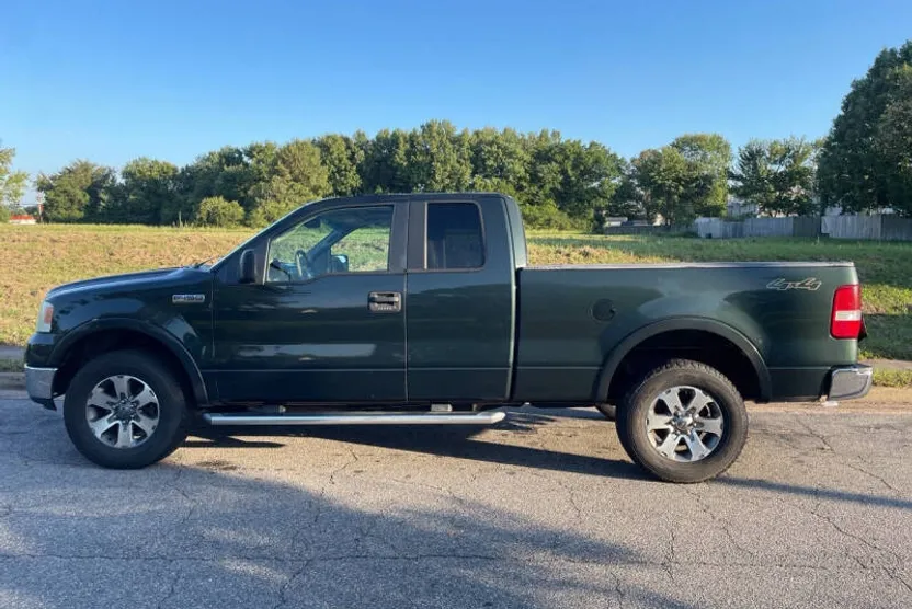 2005 Ford F-150 Lariat photo 1