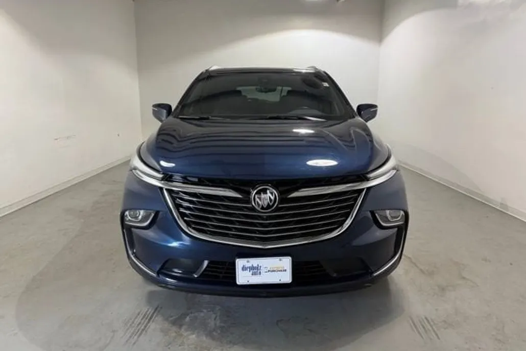 2022 Buick Enclave Essence photo 1